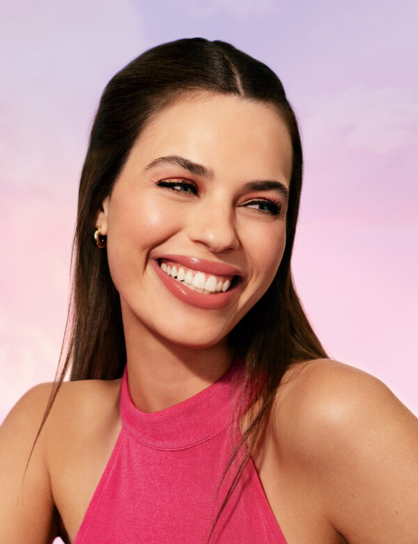 Lift-Up-Caring-Lip-Plumper-001-Soft-Pink-Model